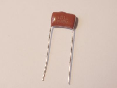 radial 100pF/630V