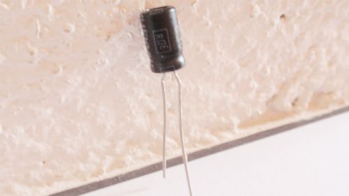 1,5µF/63V bipolar radial