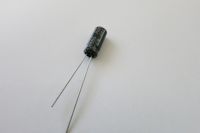 4,7µF/100V radial 4,7µF/100V radial